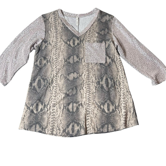 Now N Forever Top Women Small Multicolor Snakeskin Sequins V Neck 3/4 Sleeve NEW - Picture 1 of 9